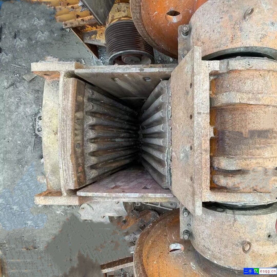 出售二手建设路桥750x1060鄂式破碎机
