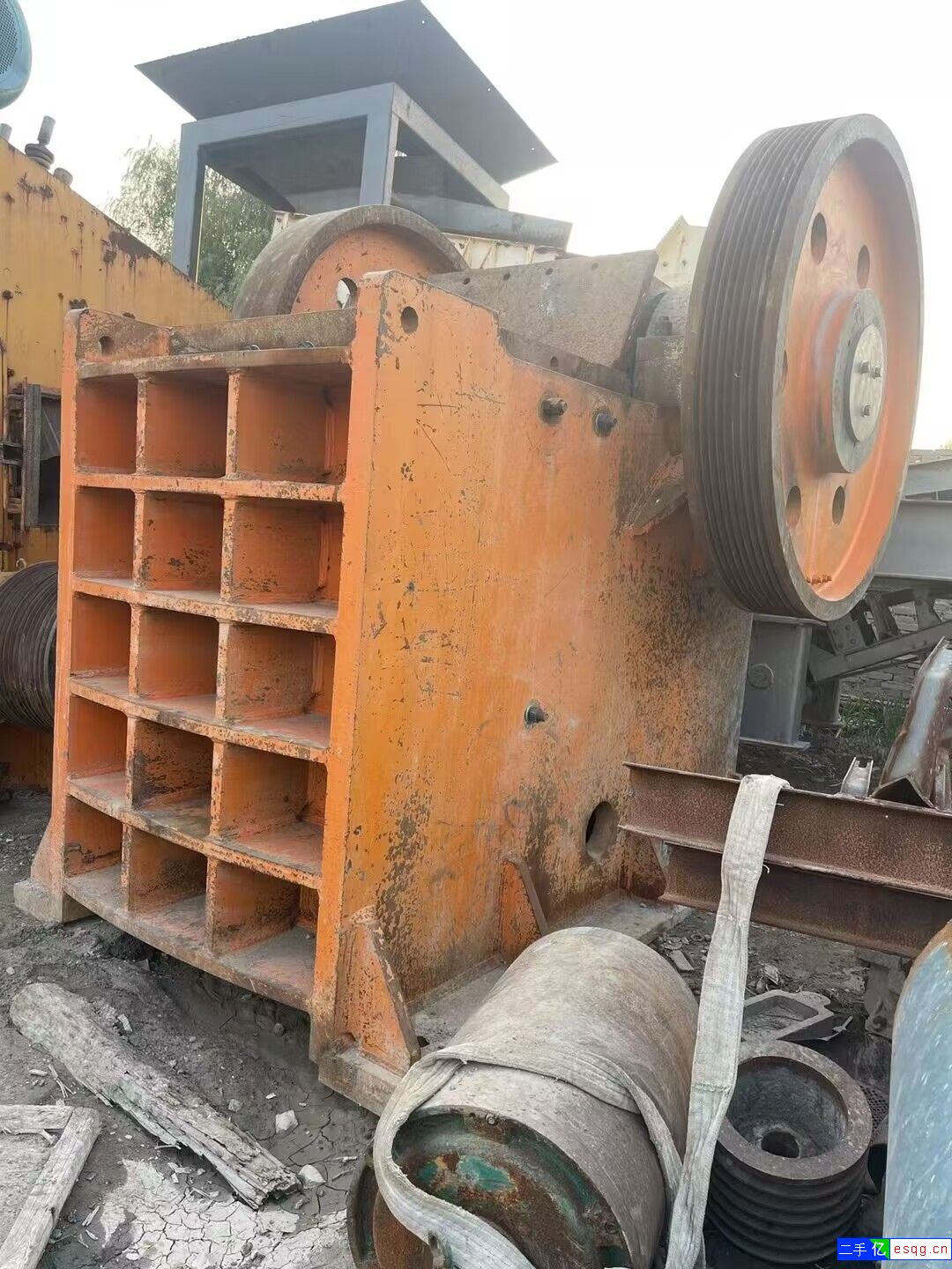 出售二手建设路桥750x1060鄂式破碎机