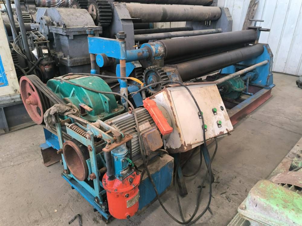 转让二手卷板机 8x2000小型卷板机电动操作