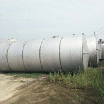 出售二手不锈钢储罐，电加热储罐，食品厂液体储罐