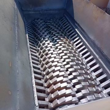 转让一台1500型号撕碎机