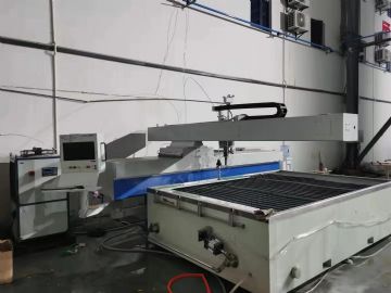 转让大地四轴1525水刀切割机，使用时间1000小