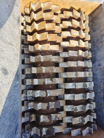 出售一台精品1200撕碎机 双45kw