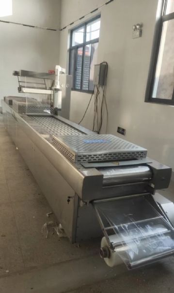 二手520鸡胸肉拉伸膜真空包装机，卤蛋拉伸膜包装机