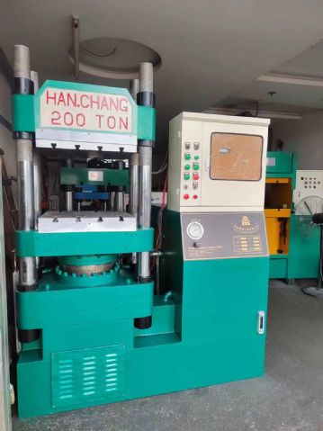 200吨密胺产品成型二手热压机