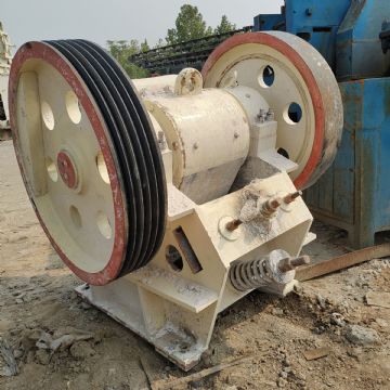 出售二手九成新250x400小型颚式破碎机