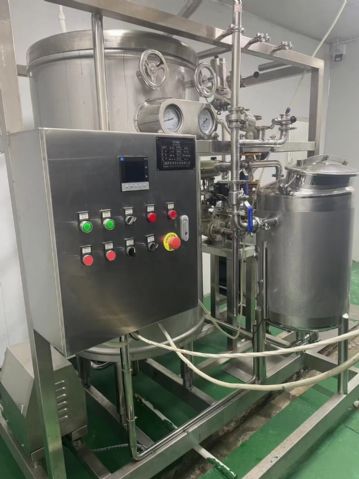 转让二手杀菌机 一台处理量3吨UHT杀菌机