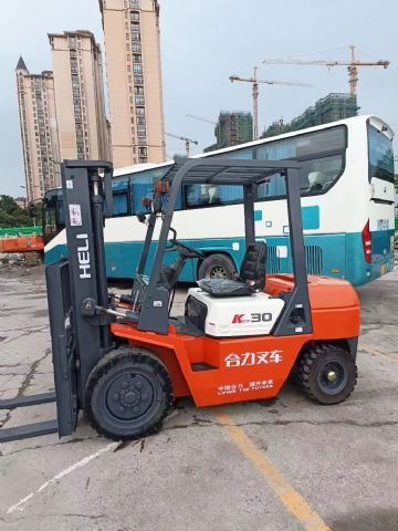 现货出售二手叉车，价格合适